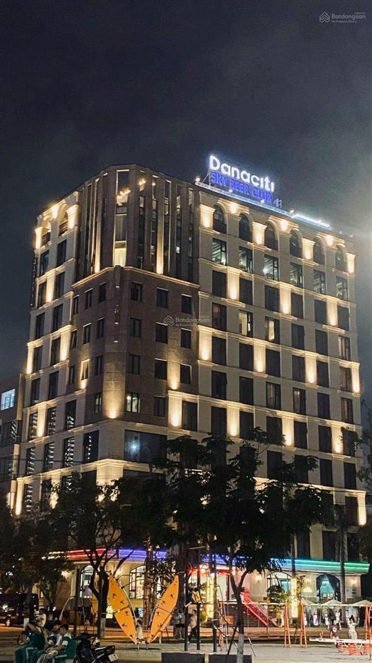 Chính chủ ! bán khách sạn 4* 12 tầng  84 phòng  full nội thất, view công viên hồ nghinh