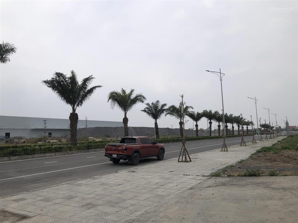 Chuyển nhượng 37000 m2 đất cn hoá chất gần đồng văn ninh bình giá 3,3 tr/m2 tách lẻ từ 3000 m2