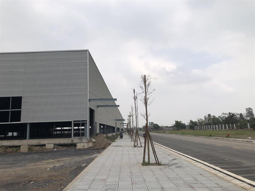 Chuyển nhượng 37000 m2 đất cn hoá chất gần đồng văn ninh bình giá 3,3 tr/m2 tách lẻ từ 3000 m2