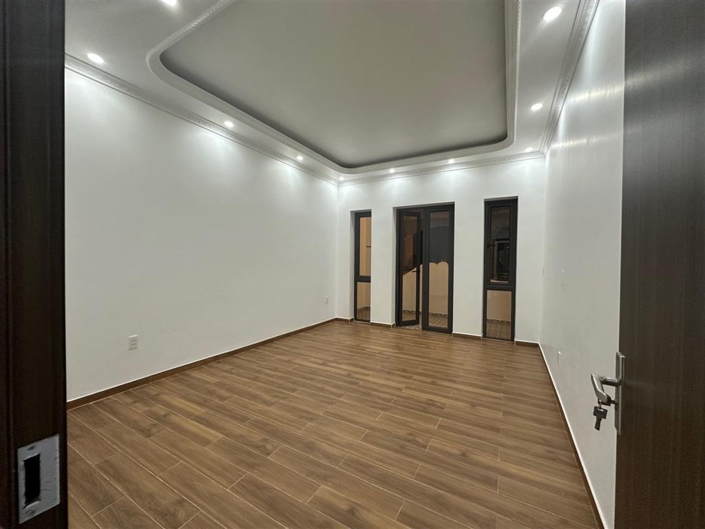 Nhà đẹp Trần Nguyên Hãn full nội thất - Ô tô tránh nhau - Khu VIP trung tâm