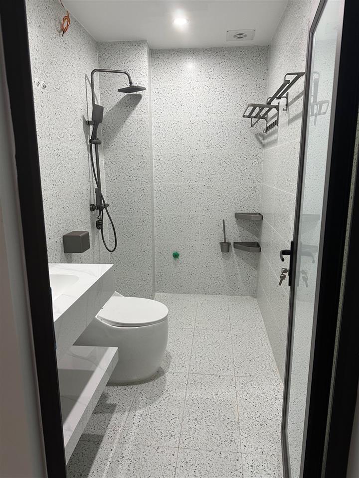 Nhà đẹp Trần Nguyên Hãn full nội thất - Ô tô tránh nhau - Khu VIP trung tâm