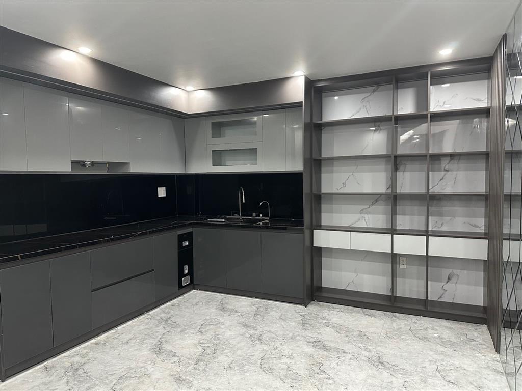 Nhà đẹp Trần Nguyên Hãn full nội thất - Ô tô tránh nhau - Khu VIP trung tâm