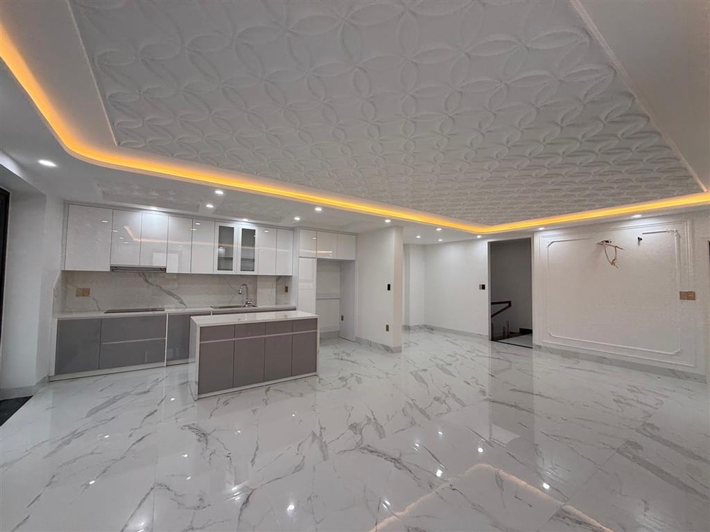 Nhà 6 tầng mặt đường Chợ Hàng - Phong cách Tân cổ điển Châu Âu
