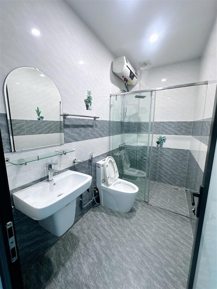 Nhà 4 tầng 1 tum Đồng Thiện - 3 mặt thoáng - Vài bước tới Aeon Mall - Giá chỉ 3,95 tỷ