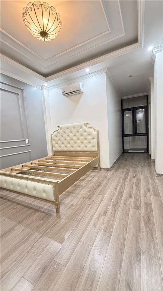 Bán nhà mặt phố Cát Cụt - 7 tầng thang máy, mặt phố trung tâm