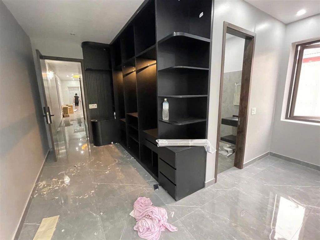 Nhà mặt đường lô góc Dư Hàng - Thang máy 650 kg - Vị trí cực kỳ đắc địa