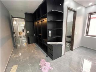 Nhà mặt đường lô góc Dư Hàng - Thang máy 650 kg - Vị trí cực kỳ đắc địa