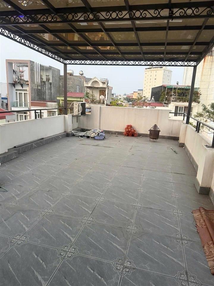 Nhà mặt đường lô góc Dư Hàng - Thang máy 650 kg - Vị trí cực kỳ đắc địa