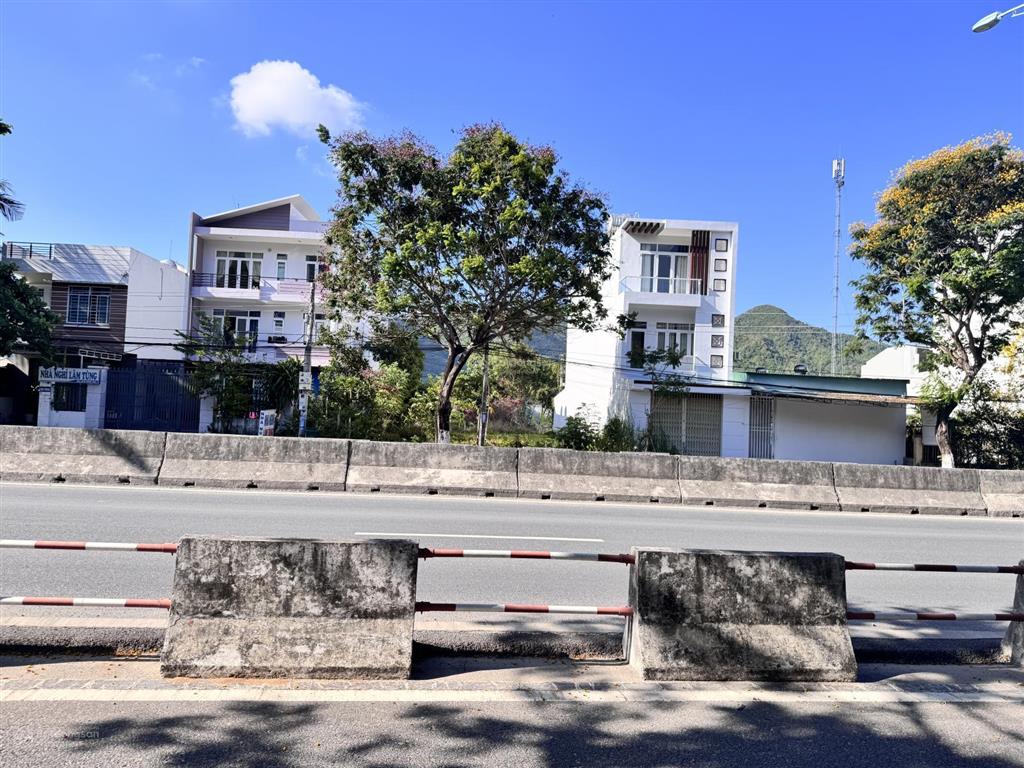 Cần bán gấp lô đất mặt tiền nguyễn tất thành gần diamond bay nha trang