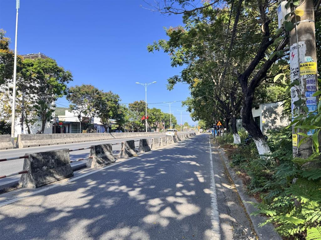 Cần bán gấp lô đất mặt tiền nguyễn tất thành gần diamond bay nha trang