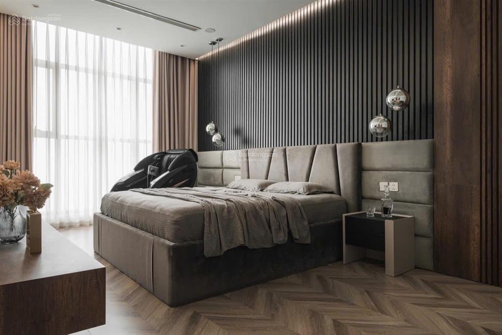 Bán hoa hậu penthouse 380m2 sunshine garden bàn giao thô giá 23tỷ6   em hoàng 0812 395 ***