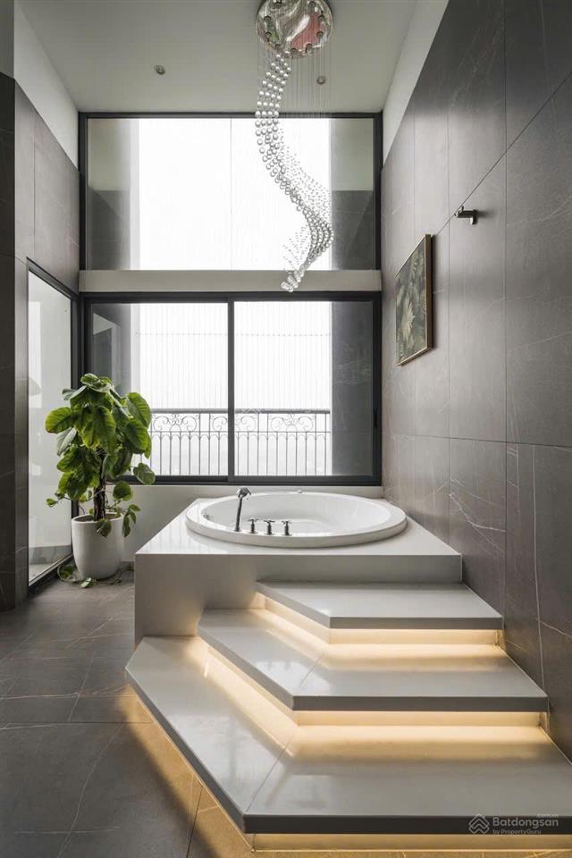 Bán hoa hậu penthouse 380m2 sunshine garden bàn giao thô giá 23tỷ6   em hoàng 0812 395 ***