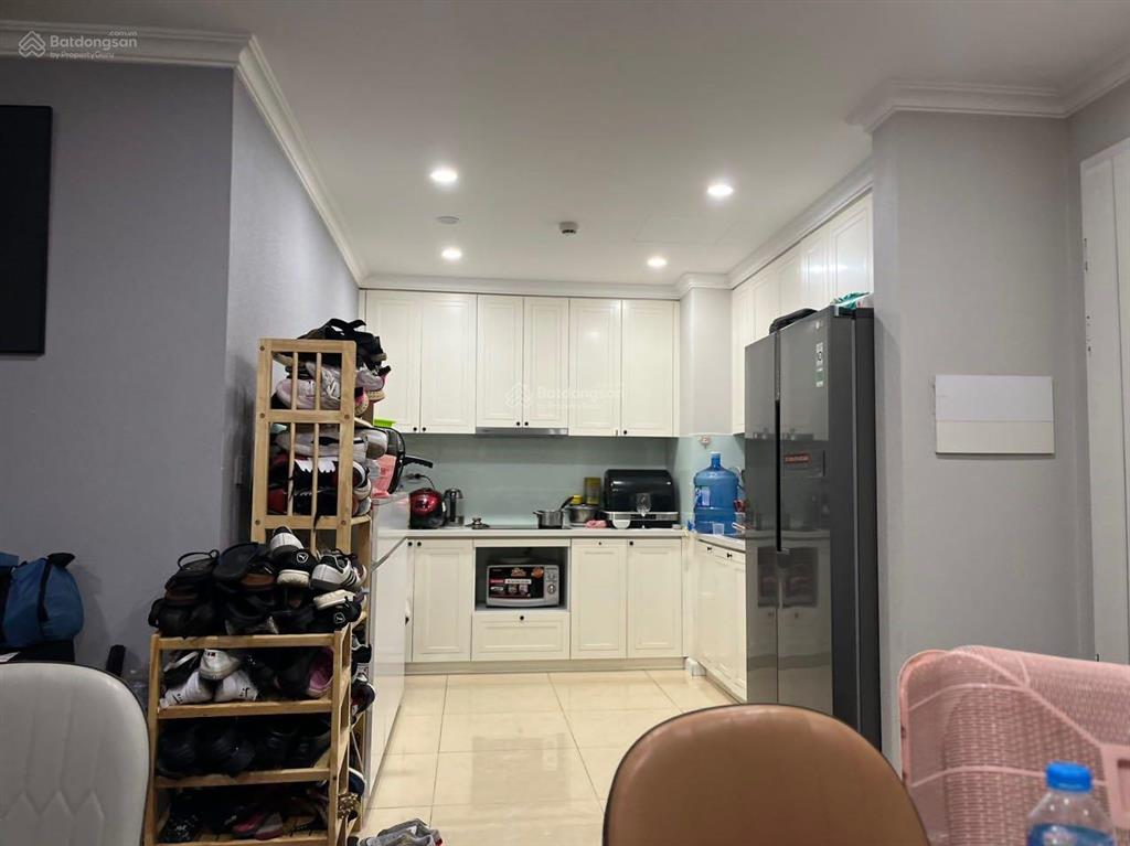 (căn hộ 3pn)bán giá 8tỷ5 view sông hồng diện tích 100m2(toà g2)full đồ đẹp(có sổ đỏ)  0812 395 ***