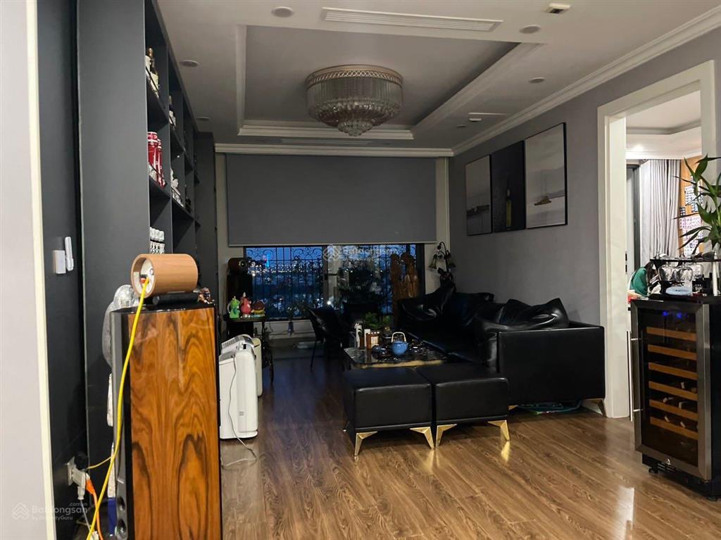 (căn hộ 3pn)bán giá 8tỷ5 view sông hồng diện tích 100m2(toà g2)full đồ đẹp(có sổ đỏ)  0812 395 ***