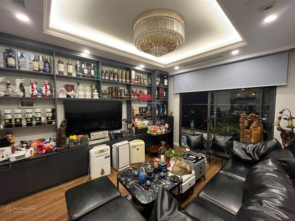 (căn hộ 3pn)bán giá 8tỷ5 view sông hồng diện tích 100m2(toà g2)full đồ đẹp(có sổ đỏ)  0812 395 ***