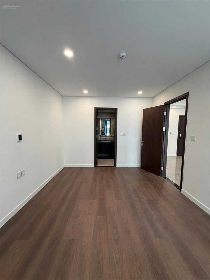 (hàng cực hiếm)cho thuê căn 2pn 80m2 sunshine iconic(bàn giao nguyên bản)giá chỉ 11tr/th 0812 395 ***