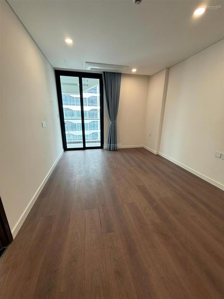 (hàng cực hiếm)cho thuê căn 2pn 80m2 sunshine iconic(bàn giao nguyên bản)giá chỉ 11tr/th 0812 395 ***