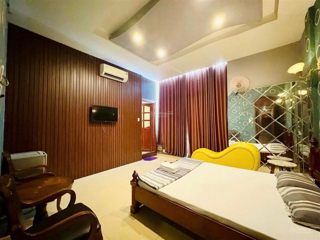 Cho thuê nhà nghỉ 11 phòng đang kinh doanh ngay vincom biên hòa