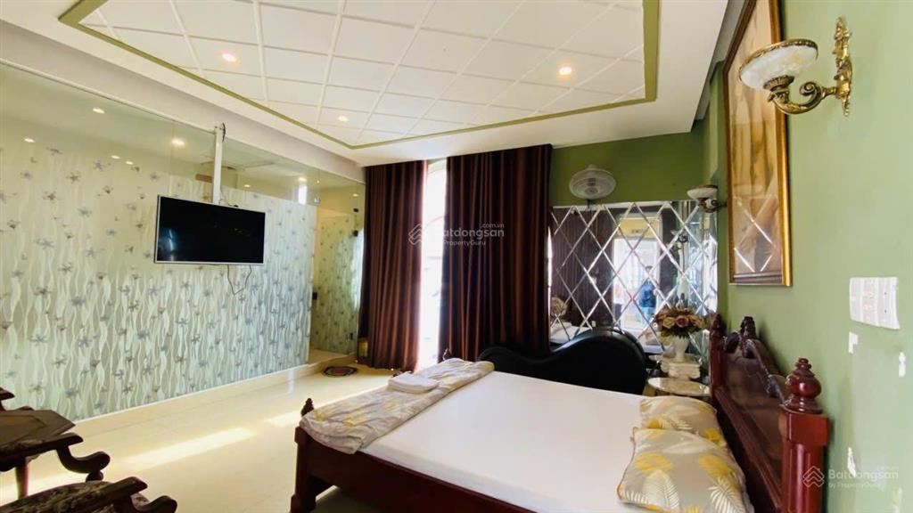 Cho thuê nhà nghỉ 11 phòng đang kinh doanh ngay vincom biên hòa