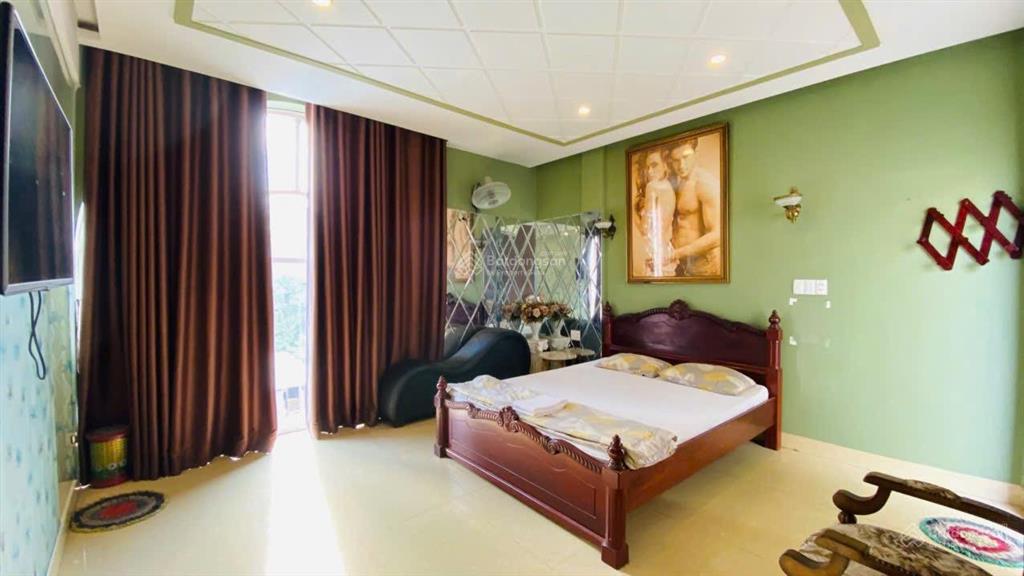 Cho thuê nhà nghỉ 11 phòng đang kinh doanh ngay vincom biên hòa