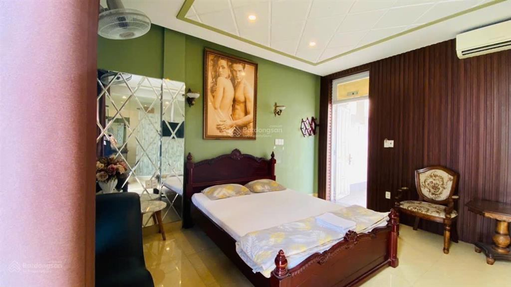 Cho thuê nhà nghỉ 11 phòng đang kinh doanh ngay vincom biên hòa