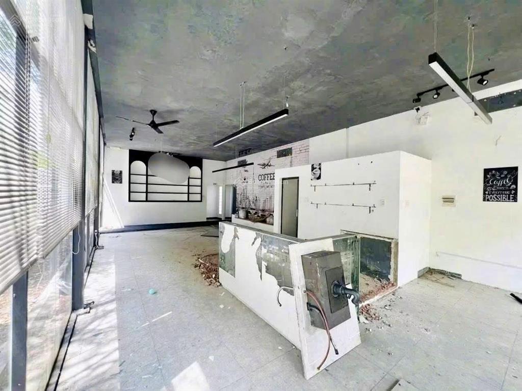 Cho thuê mặt bằng gần 400m2 sẵn đất trống và nhà gần ngay trường bùi thị xuân, nguyễn ái quốc