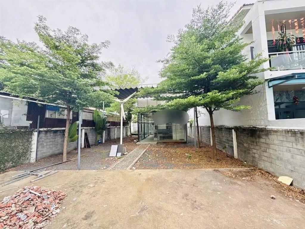 Cho thuê mặt bằng gần 400m2 sẵn đất trống và nhà gần ngay trường bùi thị xuân, nguyễn ái quốc