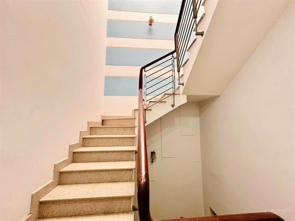 Cho thuê nhà 1 trệt 3 lầu mặt tiền đường võ thị sáu biên hòa giá rẻ