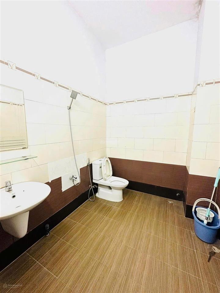 Cho thuê nhà liền kề 1t2l kdc d2d, cách võ thị sáu 30m giá rẻ