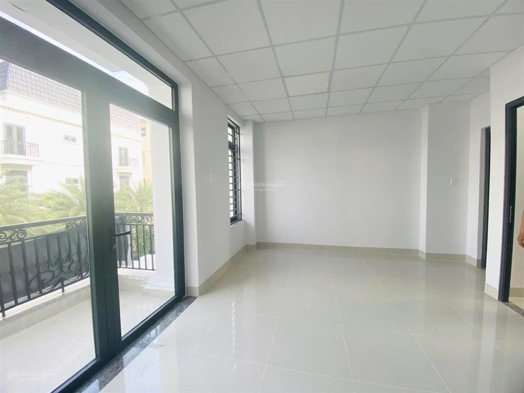 Cho thuê nhà đẹp 1 trệt 3 lầu mới hoàn thiện kdc quang vinh, trung tâm biên hòa