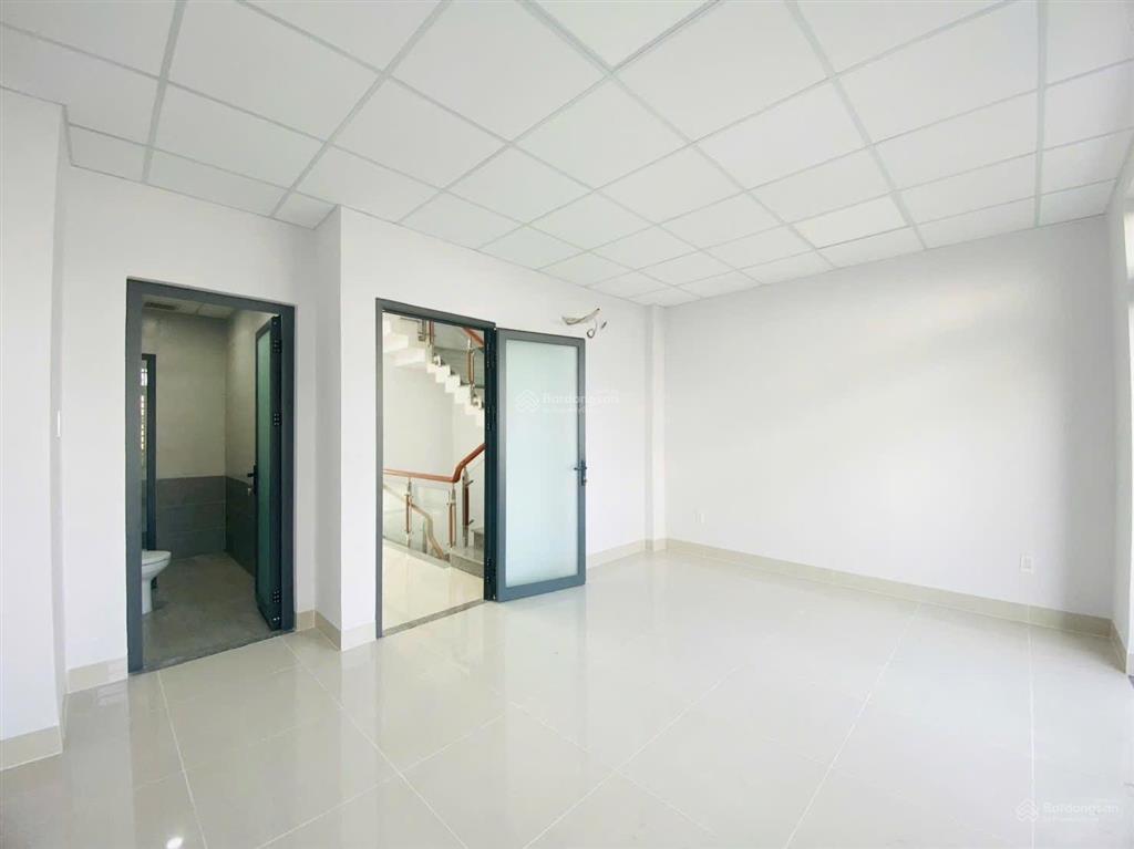 Cho thuê nhà đẹp 1 trệt 3 lầu mới hoàn thiện kdc quang vinh, trung tâm biên hòa