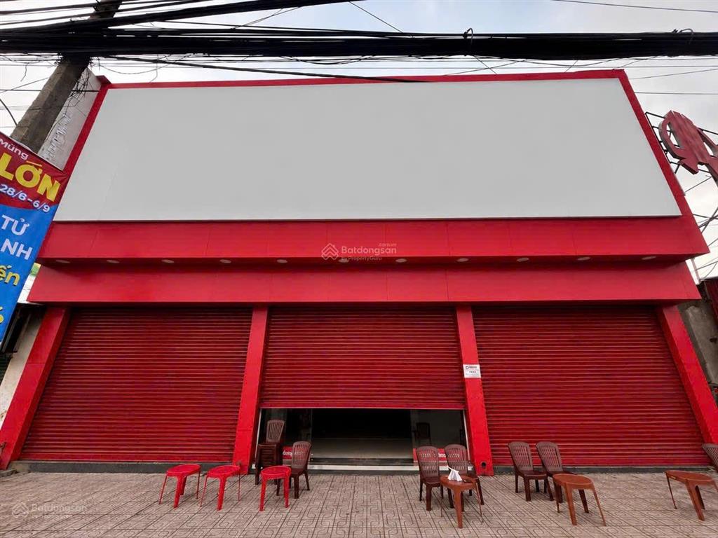 Cho thuê mặt bằng ngang 12m trung tâm biên hoà, ngay vòng xoay, dân cư đông đúc