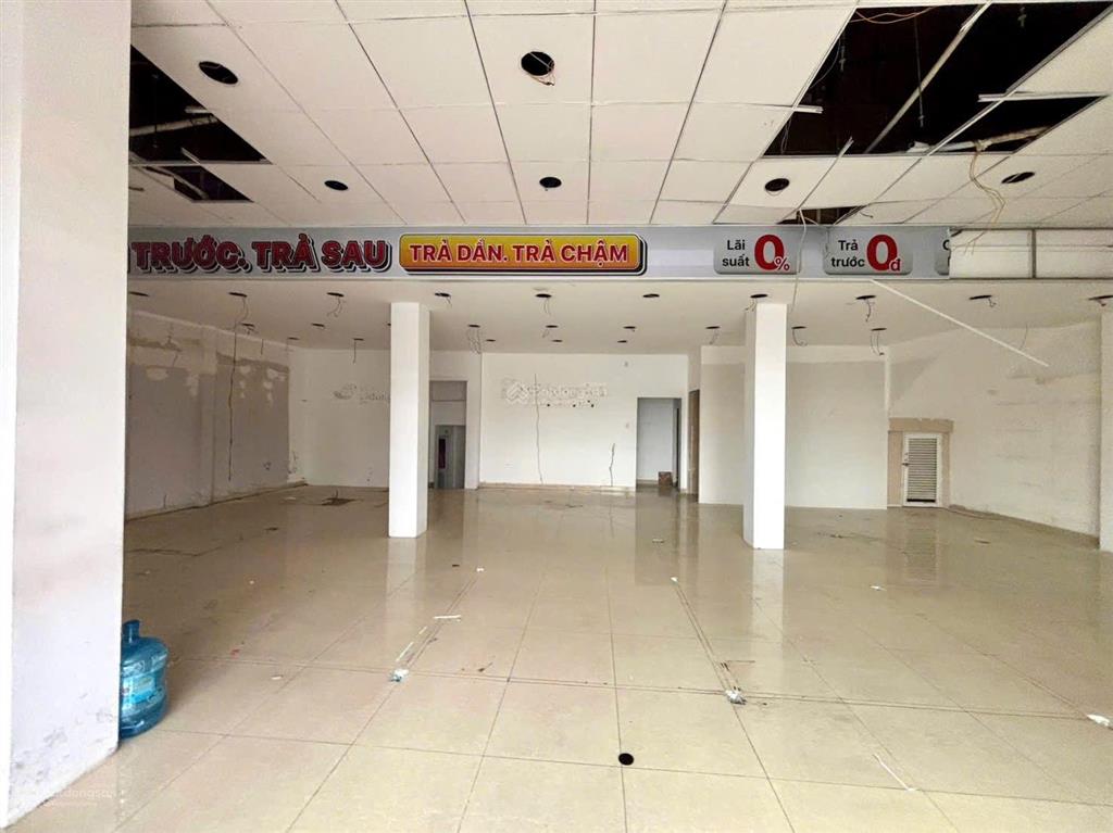Cho thuê mặt bằng ngang 12m trung tâm biên hoà, ngay vòng xoay, dân cư đông đúc