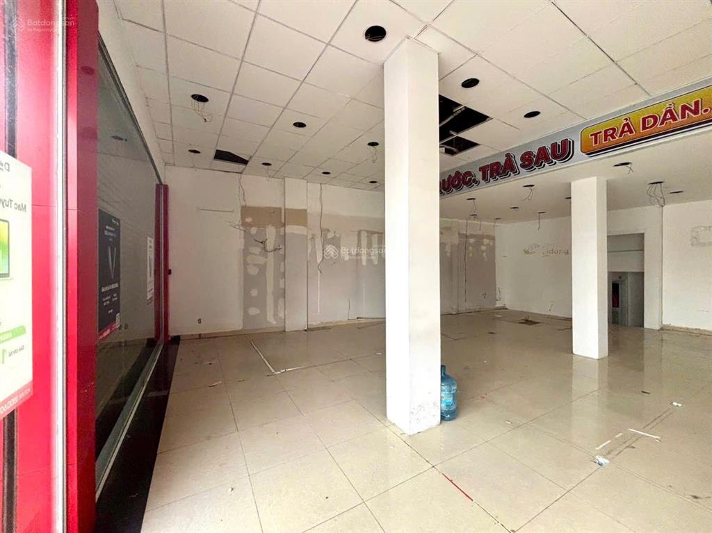 Cho thuê mặt bằng ngang 12m trung tâm biên hoà, ngay vòng xoay, dân cư đông đúc