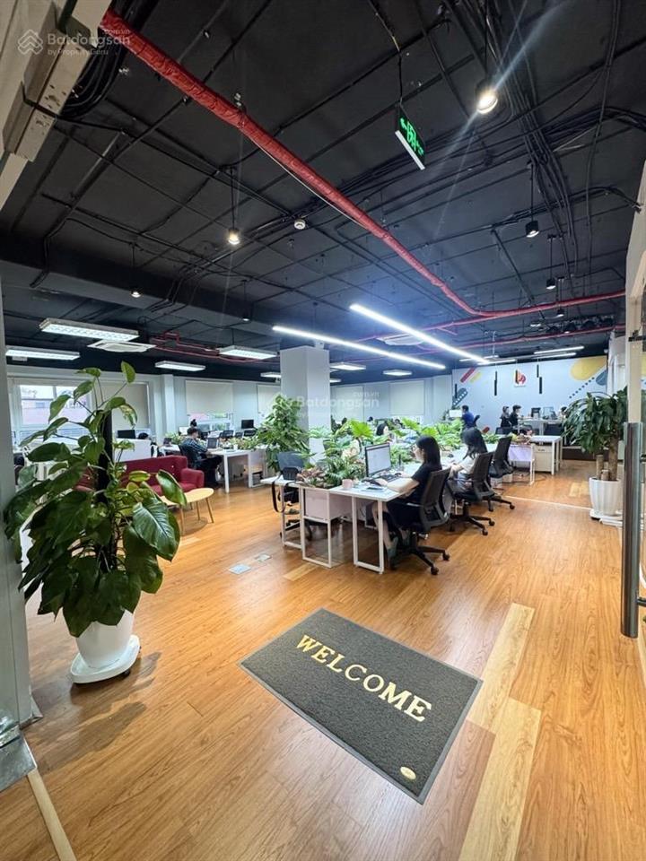 Sàn văn phòng thanh xuân siêu vip pro  720 mét giá chỉ hơn 40 tỷ , sổ đỏ lâu dài , dòng tiền cao