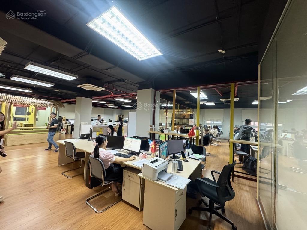 Sàn văn phòng thanh xuân siêu vip pro  720 mét giá chỉ hơn 40 tỷ , sổ đỏ lâu dài , dòng tiền cao