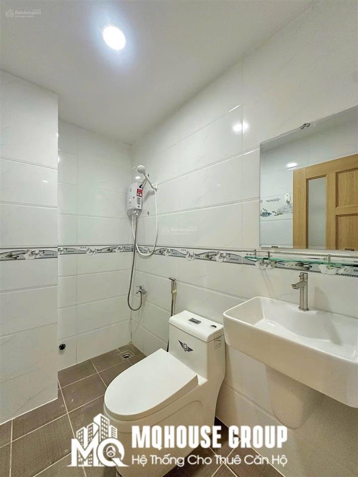 Phòng cho thuê đầy đủ nội thất cửa sổ thoáng nguyễn trãi quận 1 gần công viên 23/9, bùi viện
