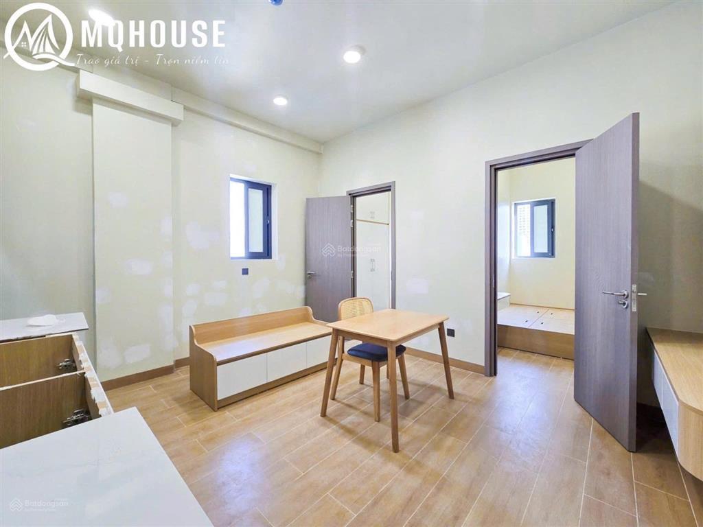Siêu phẩm 2 phòng ngủ đầy đủ nội thất cửa sổ thoáng trần hưng đạo quận 5 gần cầu nguyễn văn cừ