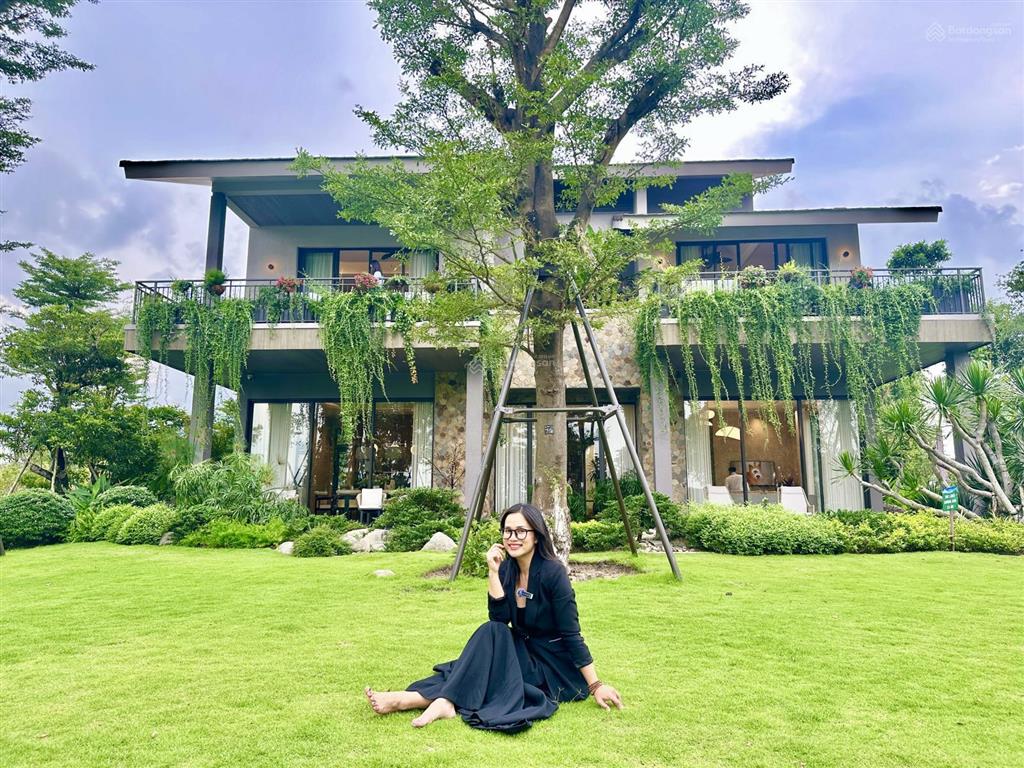 Bán dinh thự rẻ quạt có vườn to