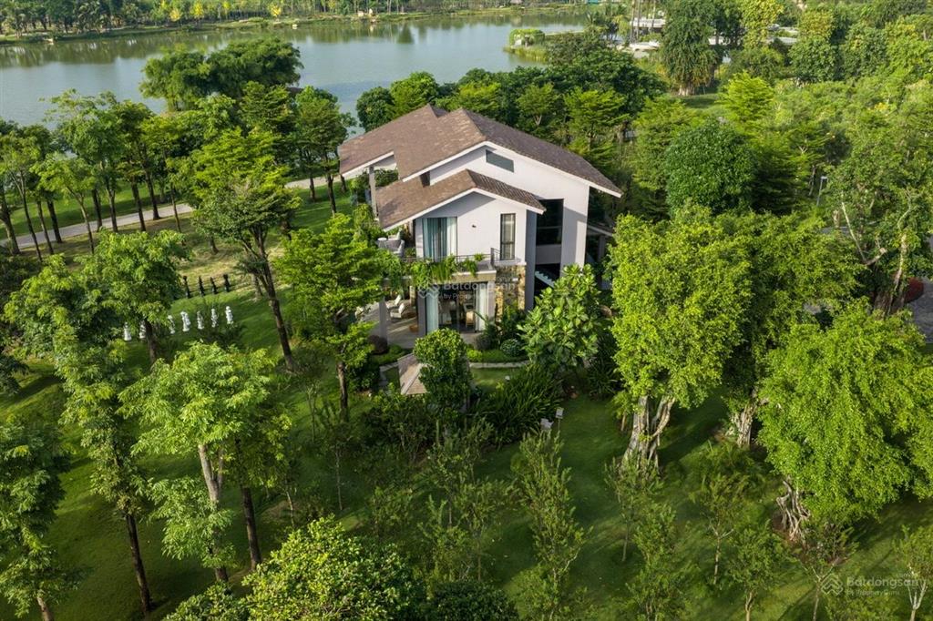 Bán dinh thự vườn có tầng hầm trải nghiệm