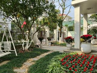 Bán gấp biệt thự Mailand Hanoi City, DT 210m2, lô góc, hoàn thiện đẹp