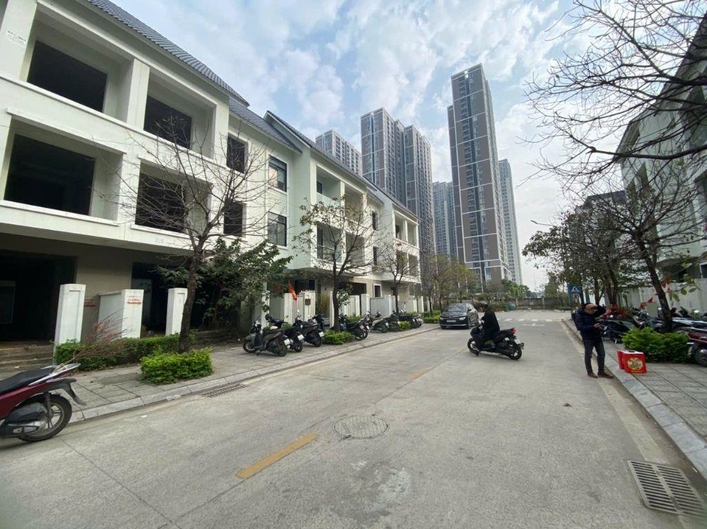 Bán nhanh 2 lô shophouse 90-101m2 khu B Geleximco, sát vách chung cư Vinsmart