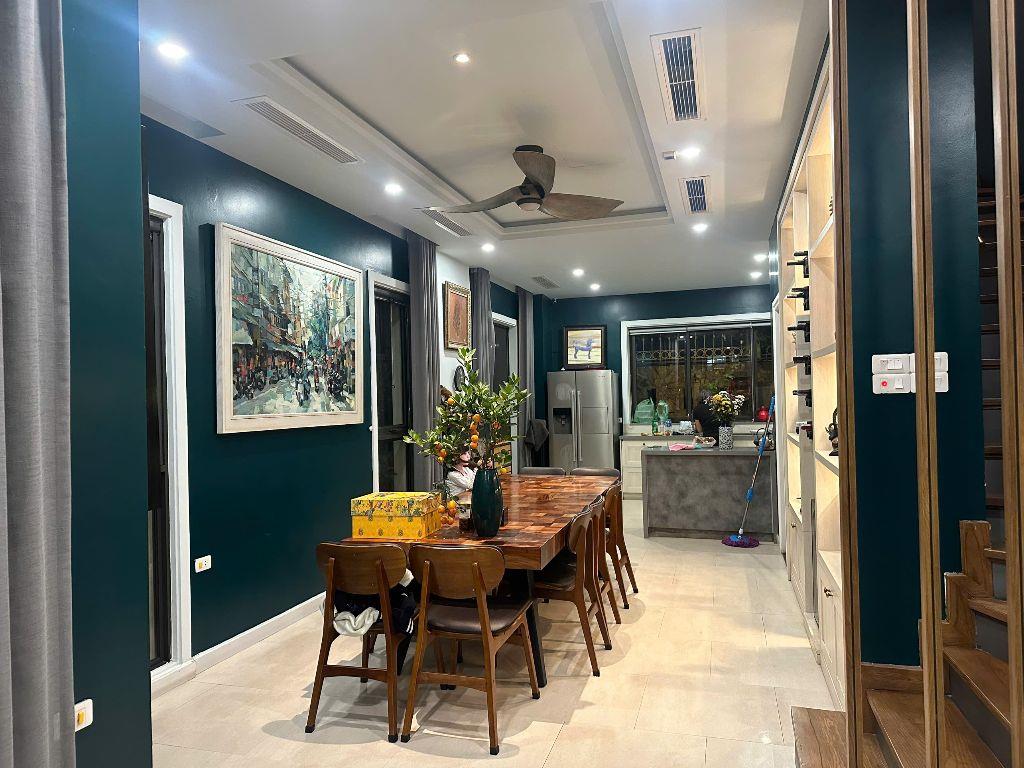 Bán gấp biệt thự 130m2 Vinhomes Thăng Long, hoàn thiện đẹp, giá chỉ 28.x tỷ