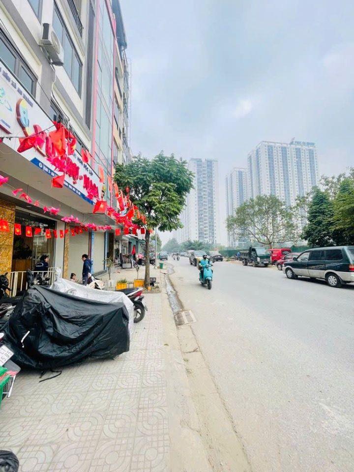 Bán đất dịch vụ khu 3, An Thọ, An Khánh, DT 45m2, đường 25m2 đối diện CC Imperia Sky Park