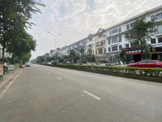 Bán shophouse 144m2 dãy D24 Geleximco, trục chính giá chỉ 31 tỷ