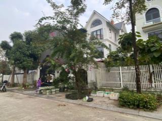 Bán gấp biệt thự 240m2 khu C Geleximco, giá chỉ 43.9 tỷ