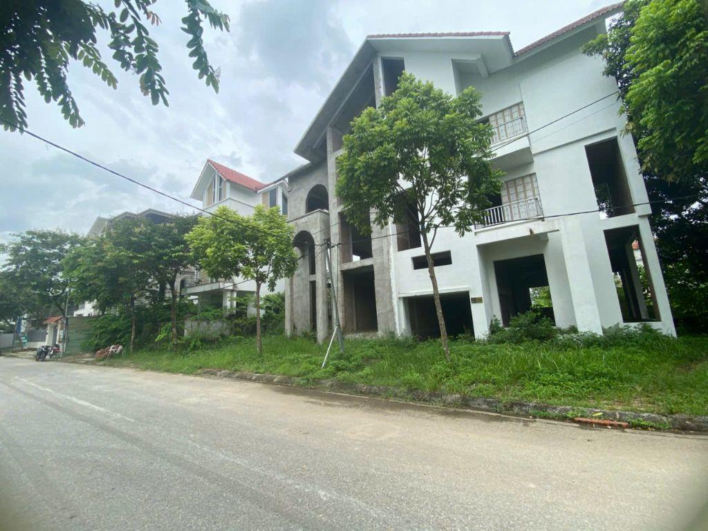 Bán gấp biệt thự 270m2, KĐT New House City, Quốc Oai, giá chỉ 8X tr/m2