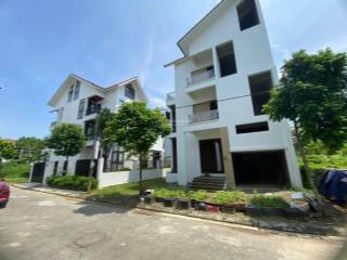 Bán gấp biệt thự Newhouse City, DT 204m2, MT 12m, SĐCC, giá rẻ chỉ 73tr/m2
