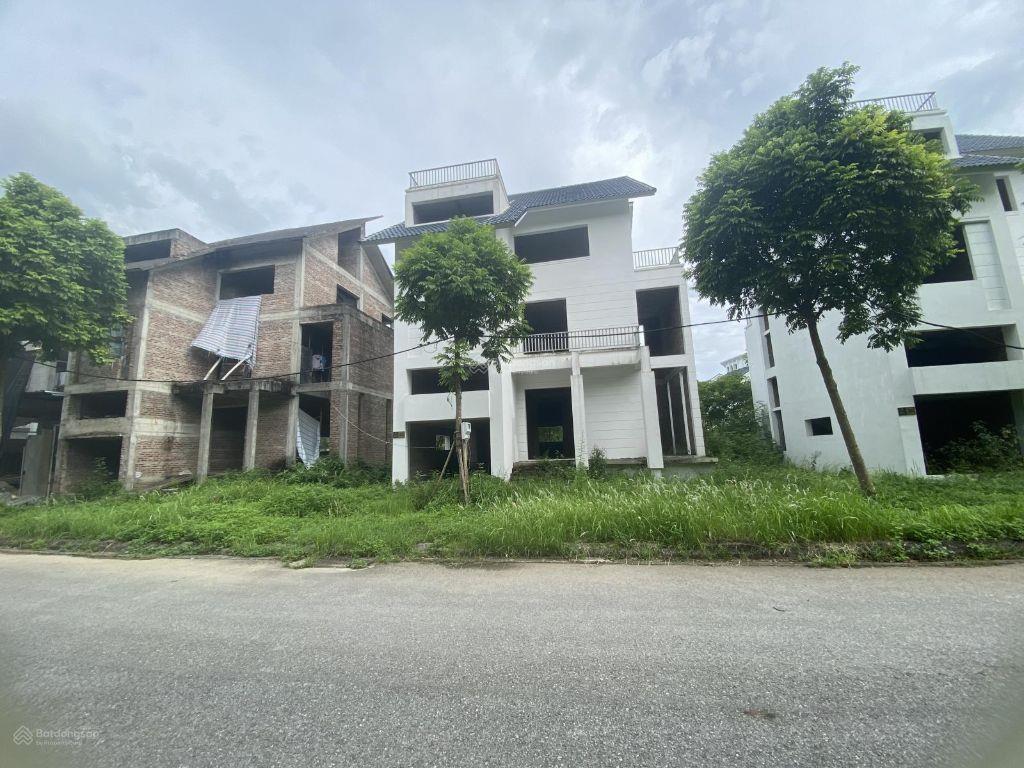 Bán gấp biệt thự mặt hồ KĐT New House City, DT 350m2 cực đẹp, giá siêu rẻ chỉ 75tr/m2