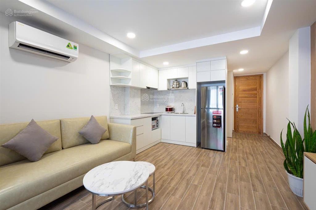 Căn hộ tách bếp  ban công  thang máy  60m2  khu vực trung tâm tp hcm